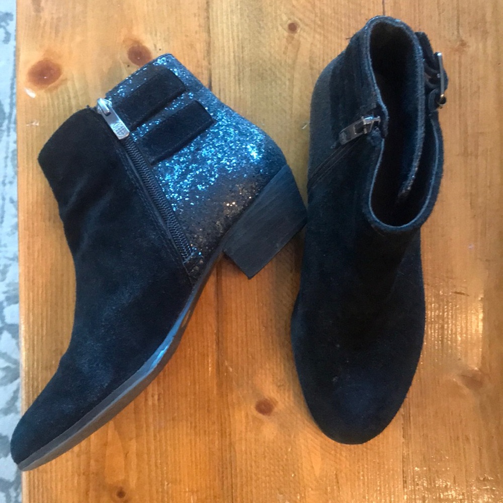 Madalline Vince Camuto ankle boot